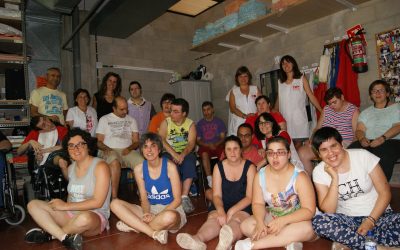 LA CANTANT KRISTEN TOEDTMAN ACTUA AL CENTRE OCUPACIONAL