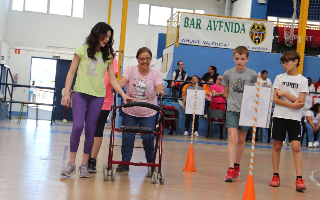 ASPROMIVISE I EL CEIP DEL GENOVÉS ORGANITZEN UN ENCONTRE DE PROVES ADAPTADES PER A PERSONES AMB MOBILITAT REDUÏDA